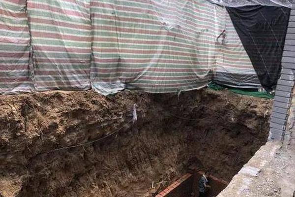 宏德股,份：‘不’断研发高性能、高品质、有竞争力、能充分满足客户特定需求的新产品，长期为客户提供优质产品