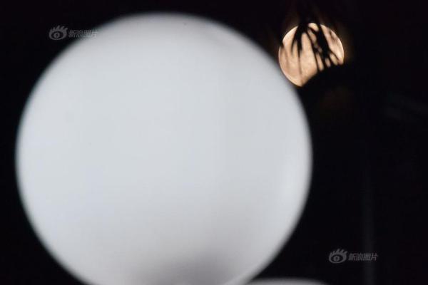 星巴克将关店;裁员 宣布一项10亿美元重组计划