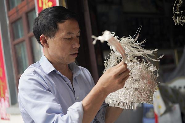 驰宏锌锗人事变动：:任职仅一年半的董秘喻梦离职，财务总监李辉新任董秘