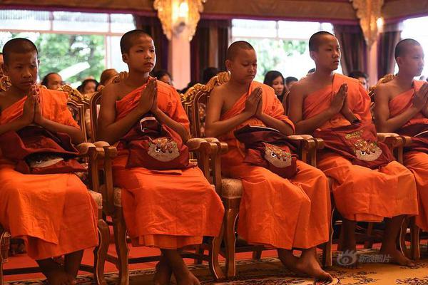 佰维!存储.：预计2025年面向AI眼镜产品收入同比增长超500%