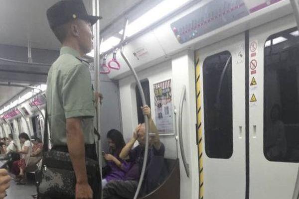 刚?刚，再度涨停！总市值破千亿！