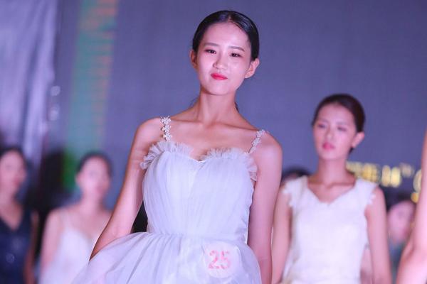 高盛：升<中>兴通讯,目标价至38.4港元 维持“中性”评级