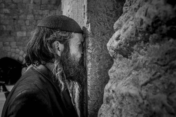 李;斌谈蔚来世界模型：不要被不全面评价标准带节奏，新版本会回到行业数一数二位置