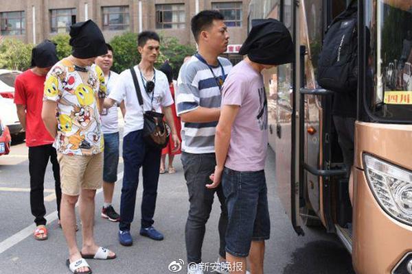 天量投资;VS盈利!难题：贝恩测算显示AI收入仍存8000亿美元缺口