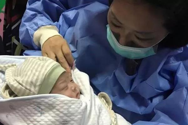 腾势N8;L上市即热销 比亚迪李云飞：品牌及技术让用户有安全感