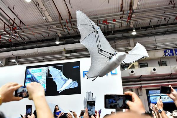 快‘讯’：恒指高开0.34% 科指涨0.21% 科网股活跃 黄金股普涨 中国白银集团涨超14%