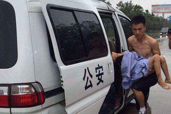 印度卢比兑美<元>汇率跌至纪录新低.90.4238