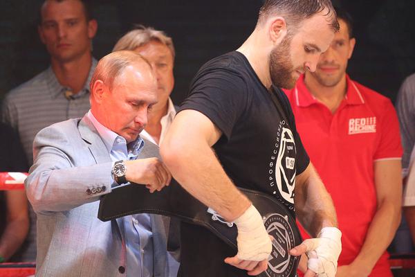 传统医药商<业>占比仍超六成，华东医药转型到哪一步了？