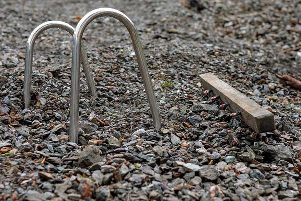 苹果概念股早盘多数走?高— 鸿腾精密及比亚迪电子均涨超5%