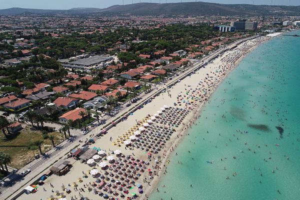 《英雄联盟》Window?s 端自 25.18 版本起需支持 DX 11 特性级别 11_0 的显卡