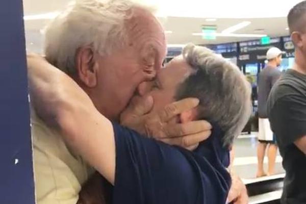 方大炭素董秘庄晓茹荣获第十一届金麒麟·金牌董秘责任先锋奖