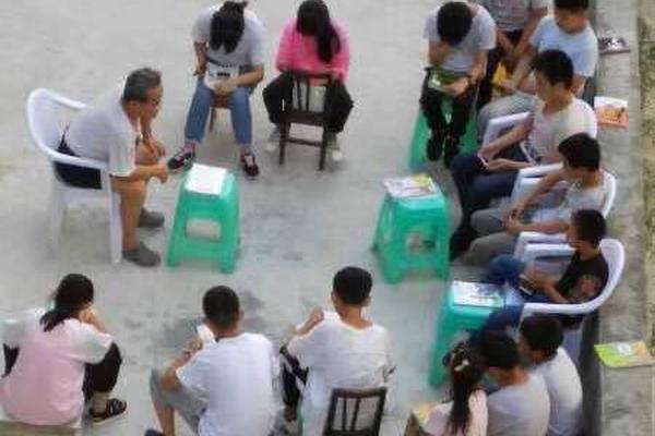 吉利银河星舰 7! 汽车,纯电版申报，插混版新增 29.8kWh 大电池