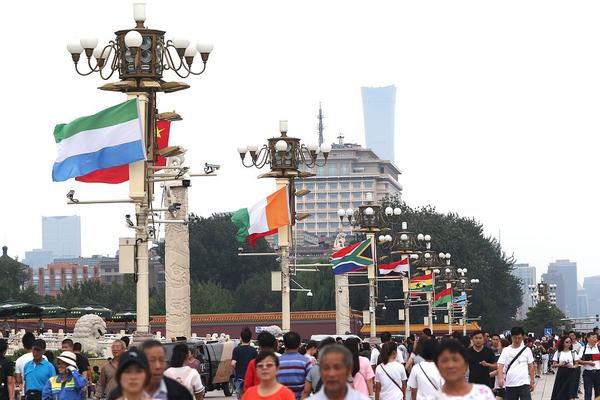 特种‘集’成电路!业务市场回暖 紫光国微25Q3净利同比大增109.55%至5.71亿元