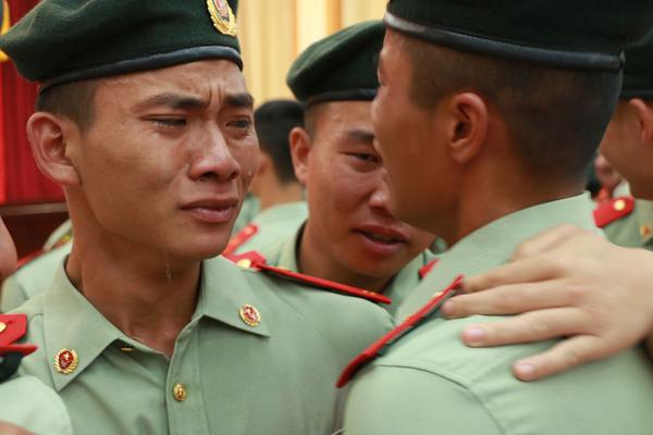 OP—EC;+料在周日会议上维持产量不变，或敲定产能评估机制