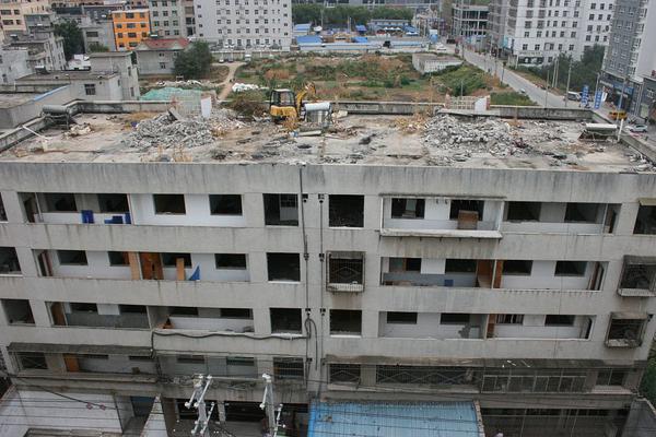 发!布新品牌 千里科技未来18个月完成Robotaxi全链路产业布局