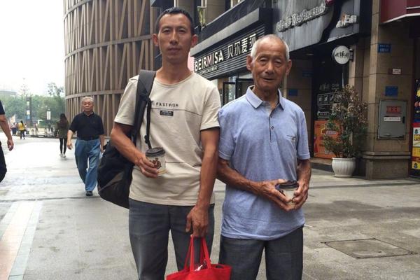 2;0<2>4年上证报、中证报、证券时报三大报利润总额超20亿，贡献专业报纸绝大部分盈利