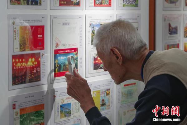 尾盘：纳指与<标>普,指数创盘中新高