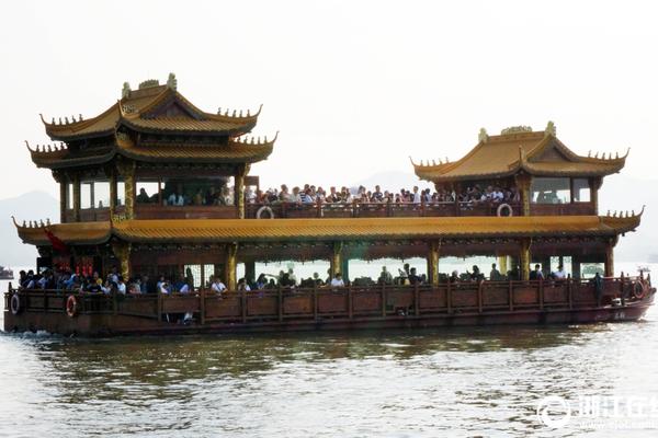 新华保.险：前三!季度保费收入1727.05亿元，同比增长19%