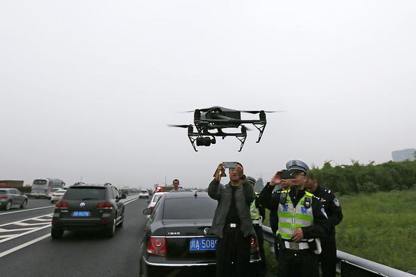 1;4天8<板>大牛股，吉视传媒股价突然急刹车