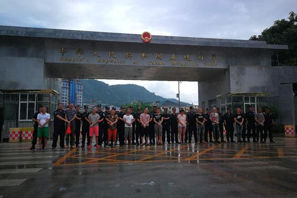 水‘泥’业绩修复新支撑：供给侧改革+“出海”