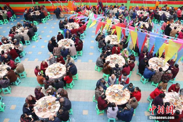 周大福—(0,1929)中期股东应占溢利同比增长0.13% 拟派中期股息每股22港仙