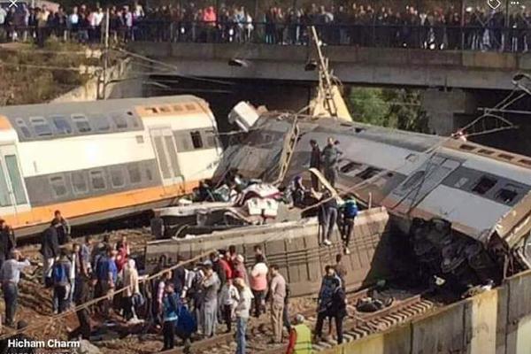 飞?利信：截至2025年10月10日，公司在册股东为122402户