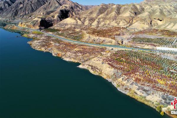 在岸人民币兑.美元较周二夜盘收盘涨60点