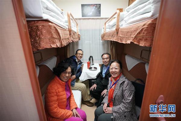 姚洋<：>建;议成立中储房，先收下100万套法拍房