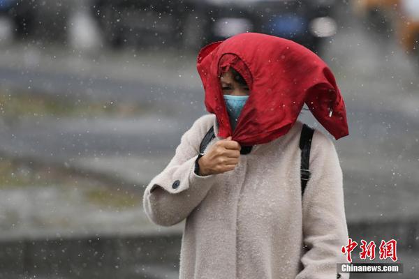 特,朗普关税战致英伟达在华市占率归零，黄仁勋称H20芯片遭弃