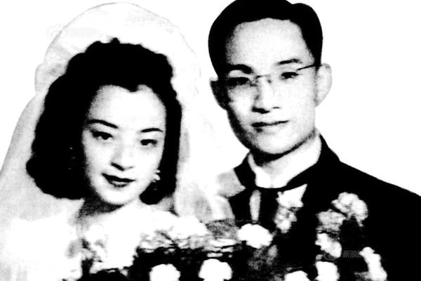 “已超越谷歌” <，>李彦宏判;断自动驾驶已越过临界点