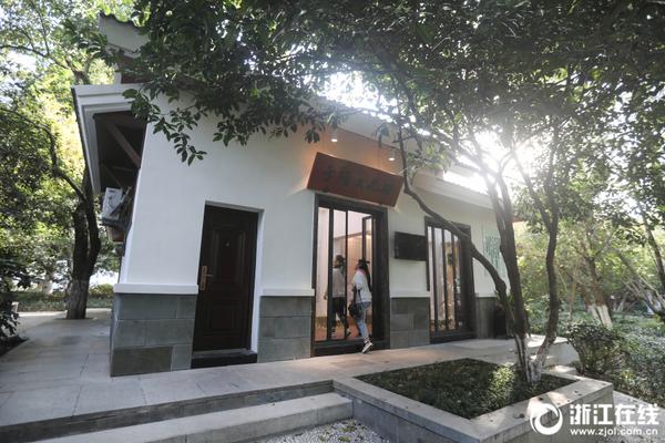 特朗普称半;导体关税即将出台，税率或高达300%