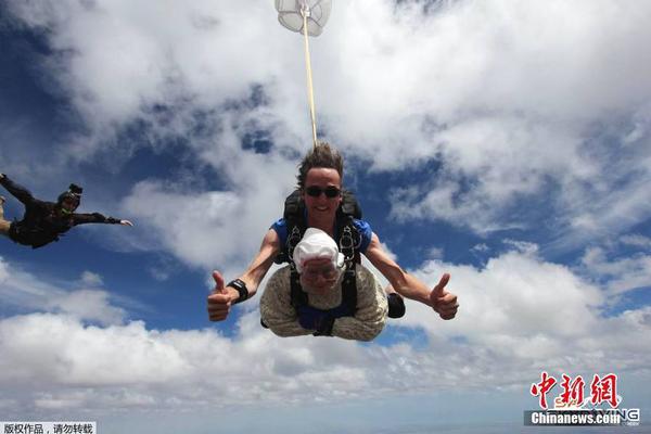 从—银行!半年报看不良信号：风险主要还在地产和个贷