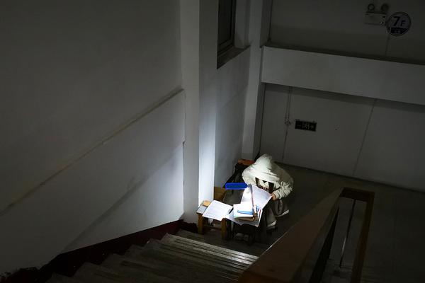 分析：,金价升向4000美元的速度太快 或难持续