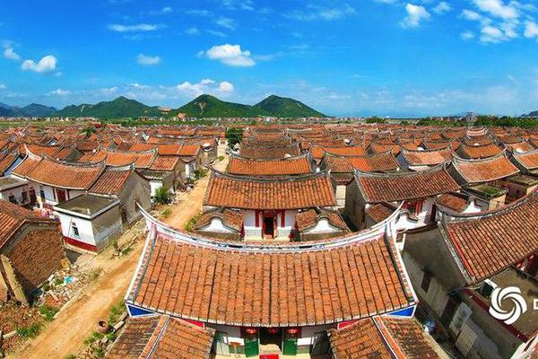 【.午报】沪指创近10年新高！全市场近4500股飘红，大金融与液冷