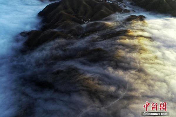 中:兴通讯：撼域M1芯片已于2025年9月底发货