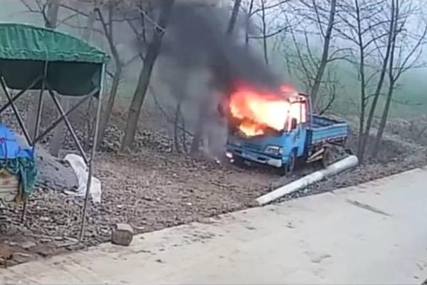 重构移;动影像体验，vivo X300系列发布，售价4399元起