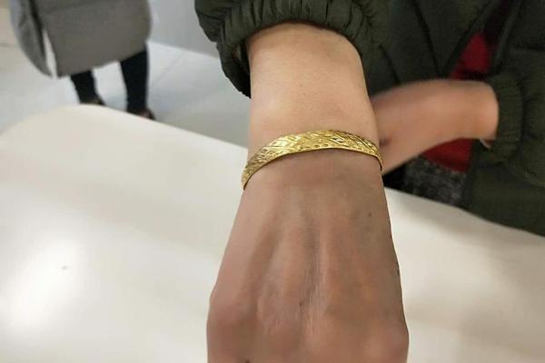 甫康生物港股IPO收:证监会备案反馈：需说明部分股权转让对价为0元的公允性