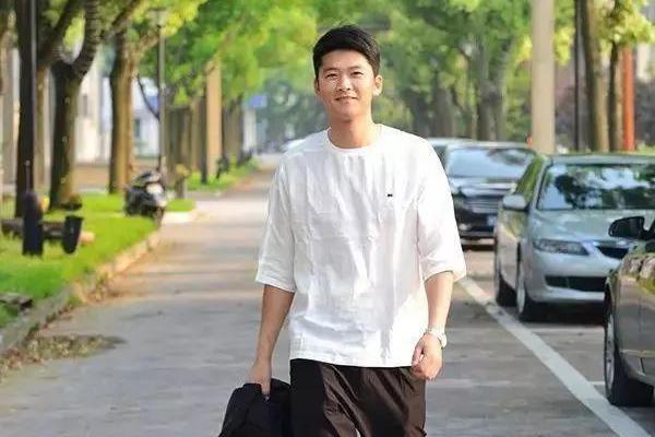 LPR连续六个‘月’保<持>不变