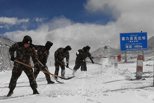 中国,通.号万宝华：构建高端、智能、绿色的现代化交通产业链