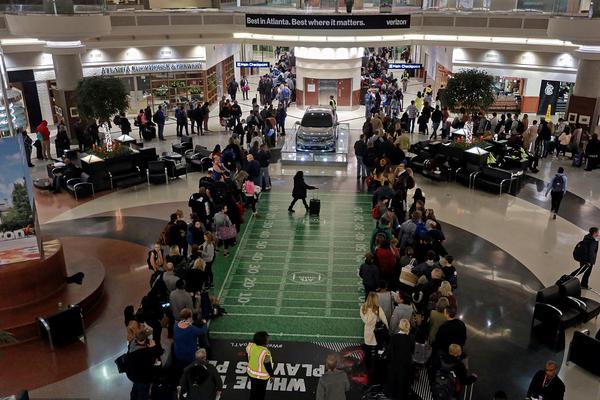 特朗普政.府威胁扣留三州卡车安全资金 要求执行英语测试规定