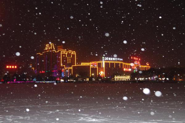 美国1<0>月裁员公告激增，亚马逊等公司领衔裁员