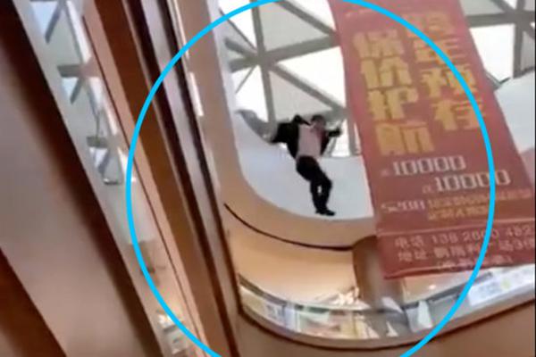 达成—战略合作40余起，工业机器人如何啃下具身智能“硬骨头”？