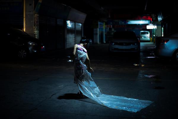 士,兰,微：上半年归母净利润2.65亿元，扭亏为盈