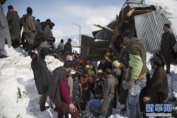 安:信基金陈鹏，今年打造3只翻倍基，持仓不止“易中天”