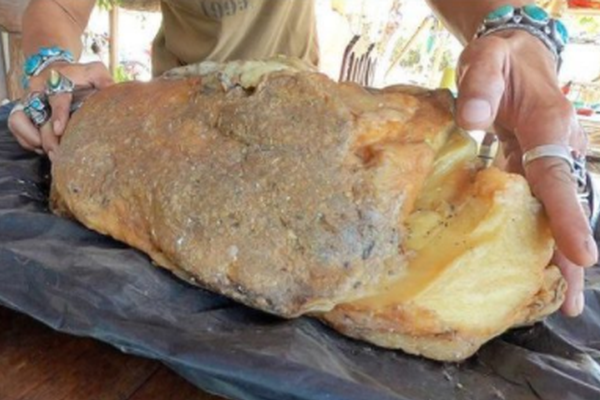 爆火金店让.黄牛年入百万？绍兴代购发声