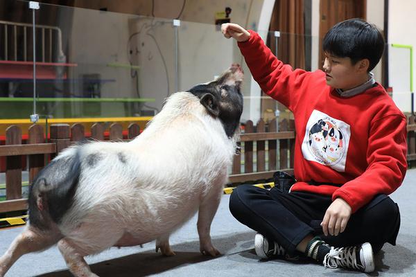 小;米内部通报曝光：王腾因泄密被辞退