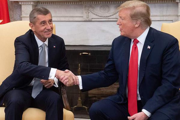 慈文传.媒（0<0>2343）2025年中报简析：增收不增利，应收账款上升