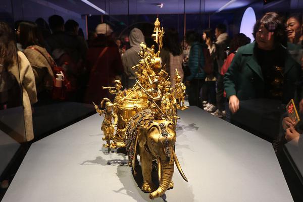 枫叶教!育盈喜后高开逾14% 预期年度归母利润不少于3亿元