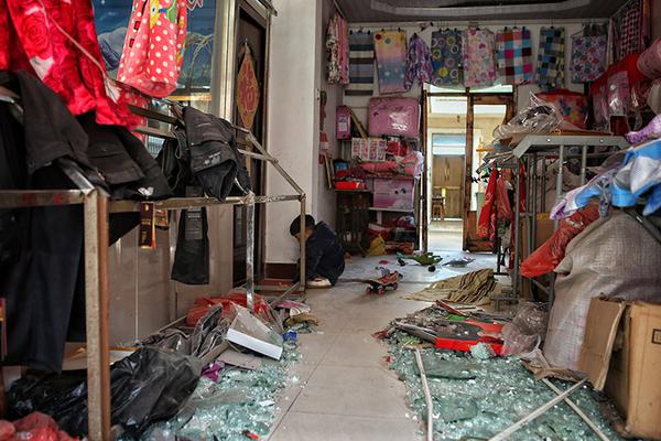 高?盛—：特步国际中期净利润超预期 微升目标价至7.1港元