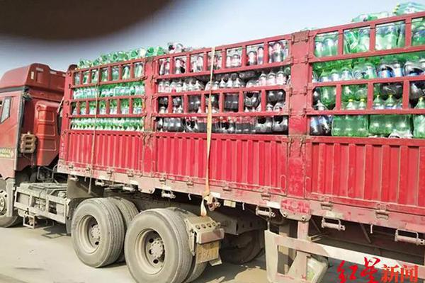 P!alantir因估值担忧下跌